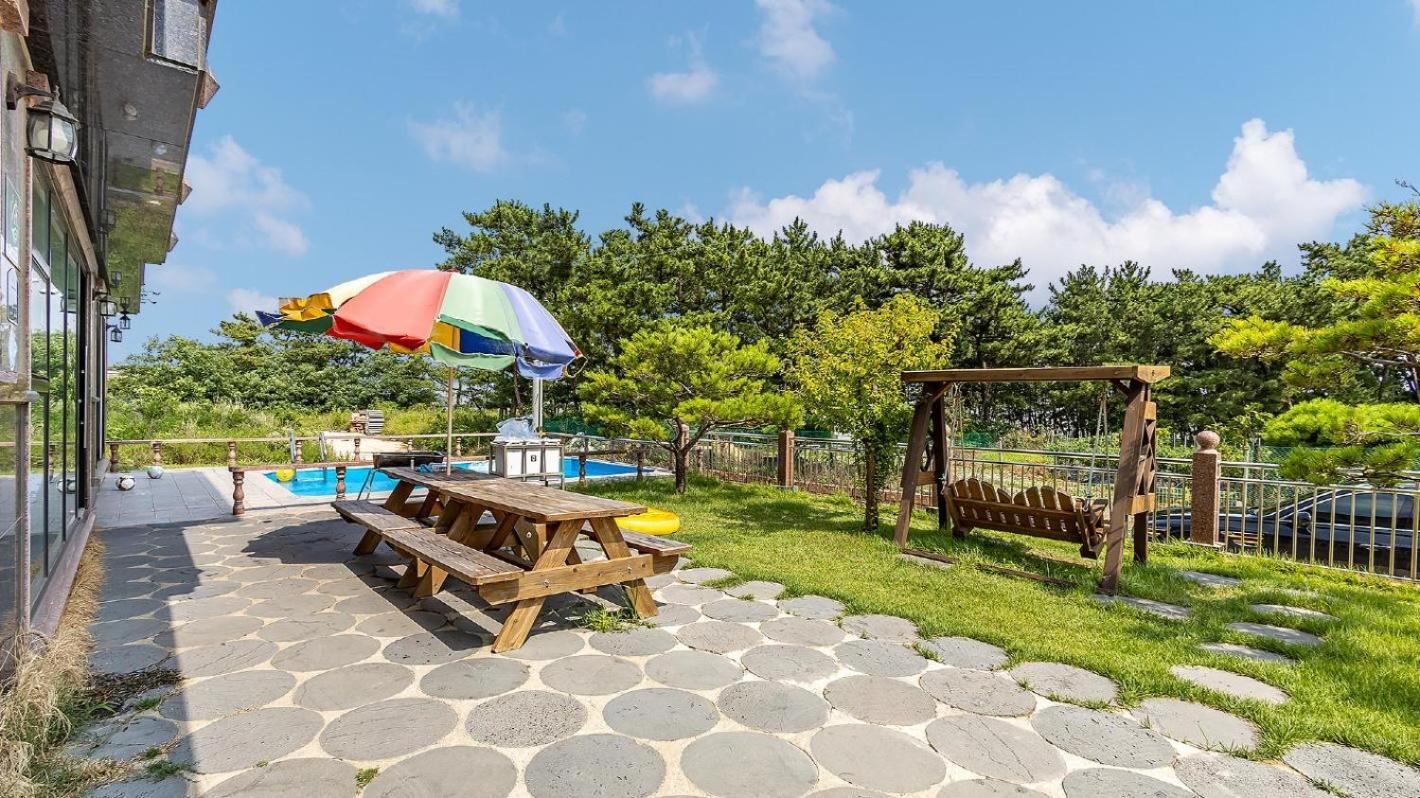 Daebudo Juni Pension Ansan Bagian luar foto