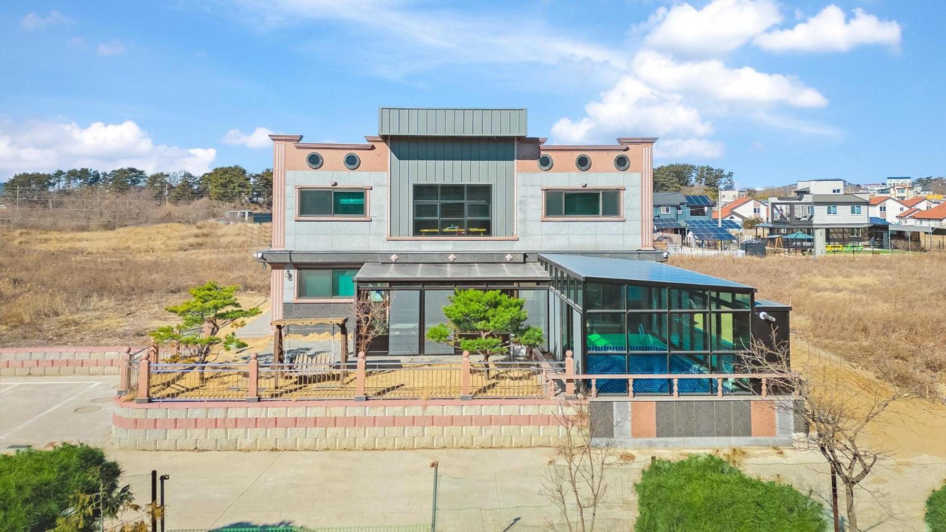 Daebudo Juni Pension Ansan Bagian luar foto
